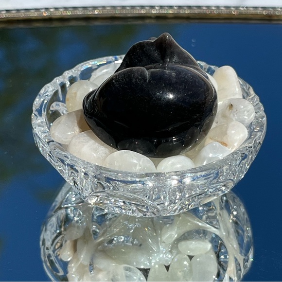 Silver Sheen Obsidian Sleeping Kitty / Cat Moonstone Tumbles, Round Crystal Dish - Picture 8 of 10